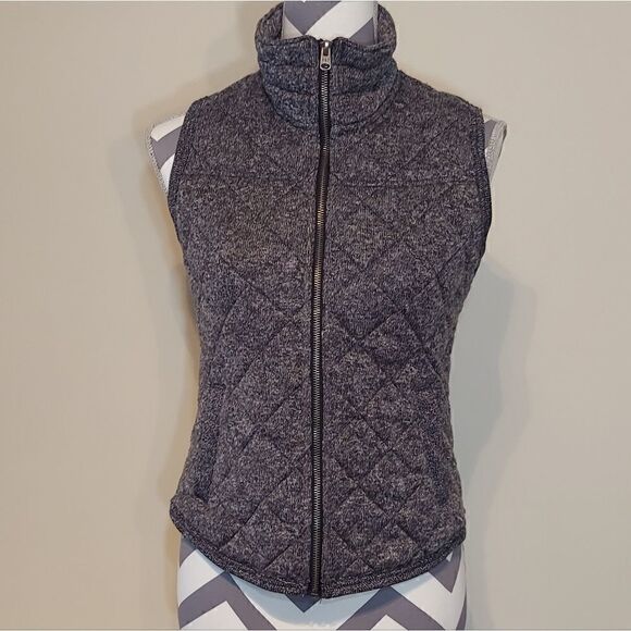 Quilted Knit Vest   - Picture 1 of 8